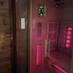 Marmot Mountain Apartment Sauna & Massage Bath